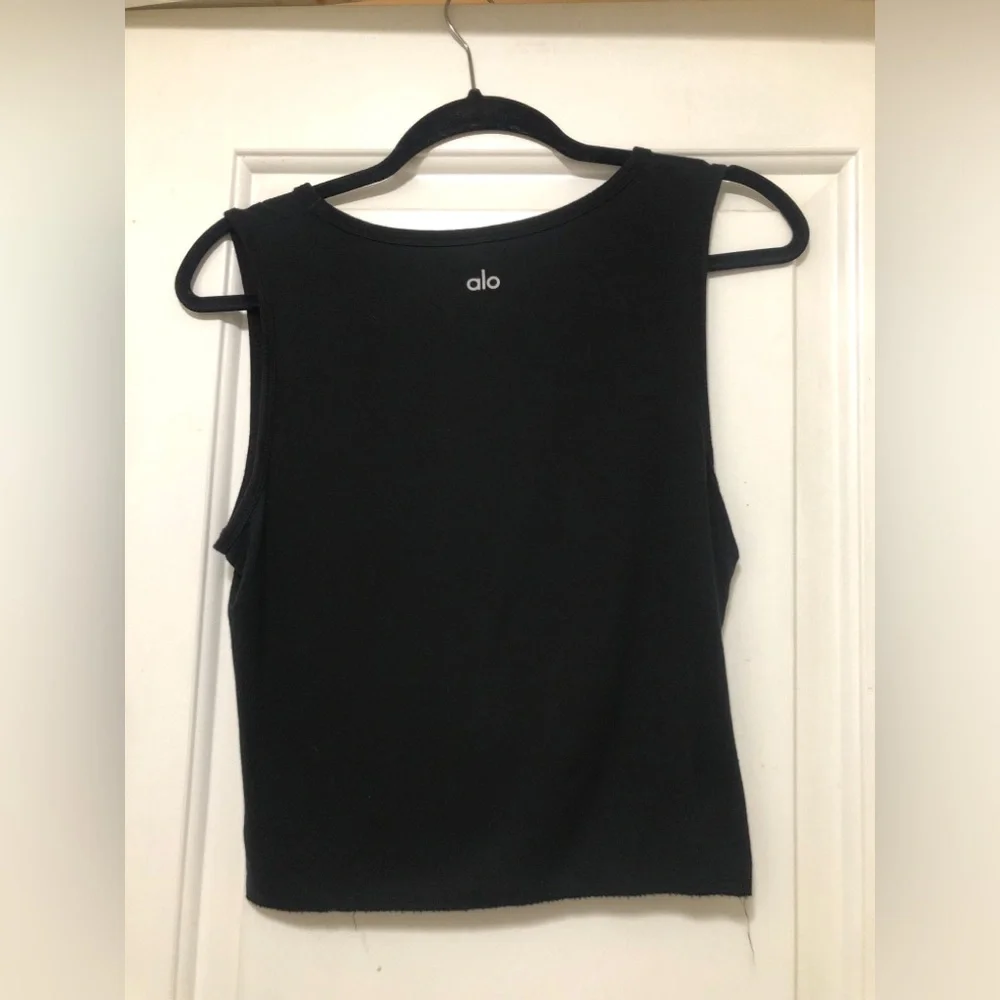 ALO Yoga Black Sleeveless Twist-Front Tank top size Small